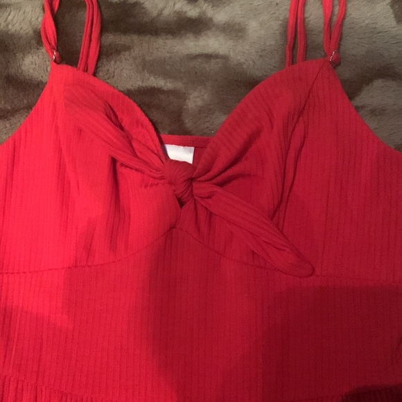 Red tie, front romper - Picture 2 of 3